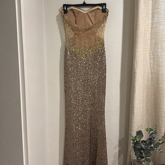 Bronze gold sparkly gown - Picture 5 of 11